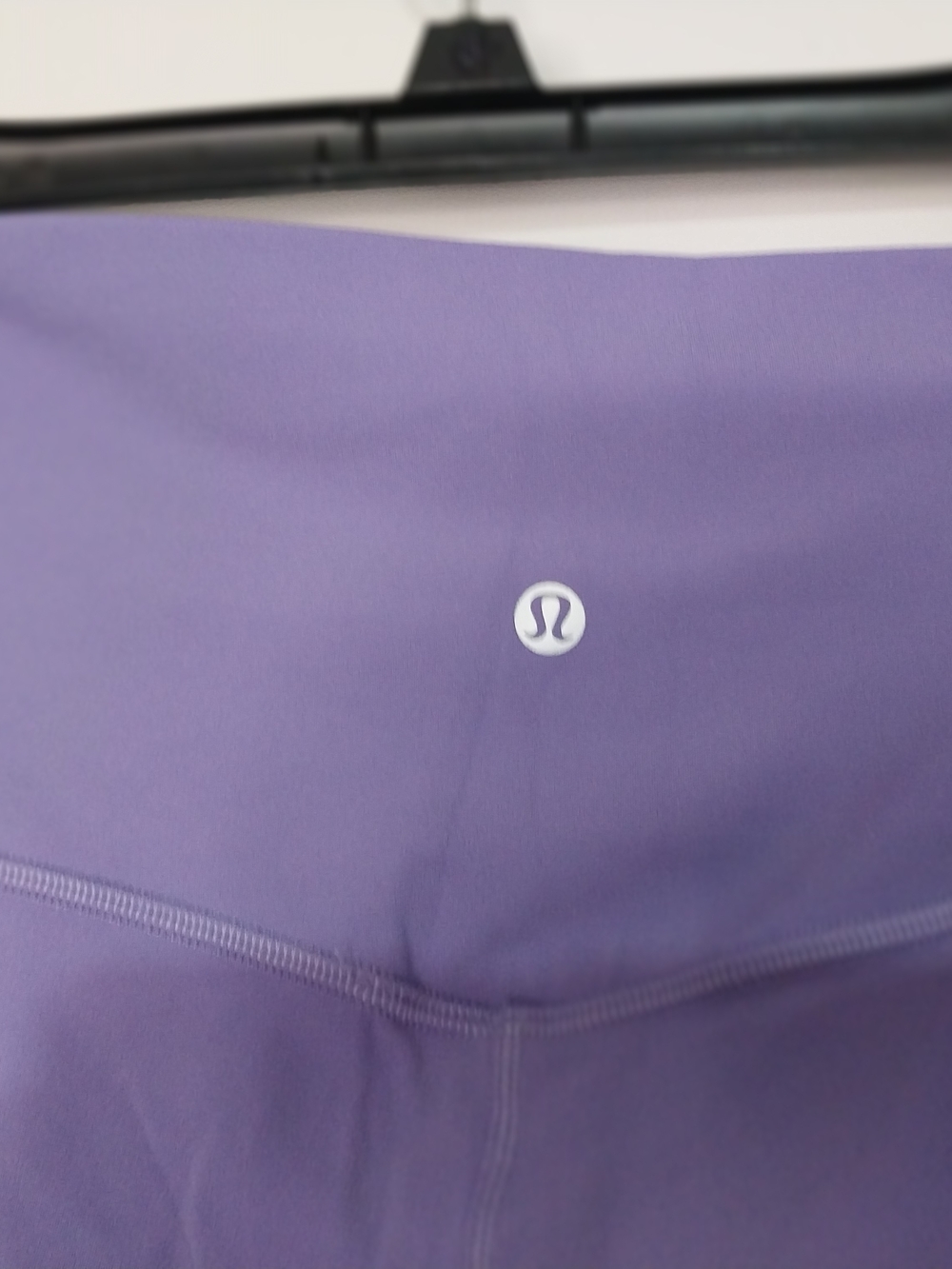 lululemon athletica Women"s Lavender Capri Leggings - Picture 4 of 9